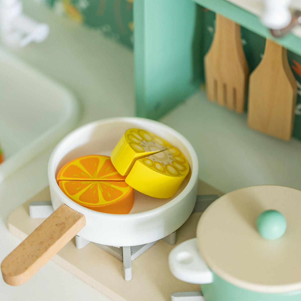 Classic World - Vintage Kitchen - view 6