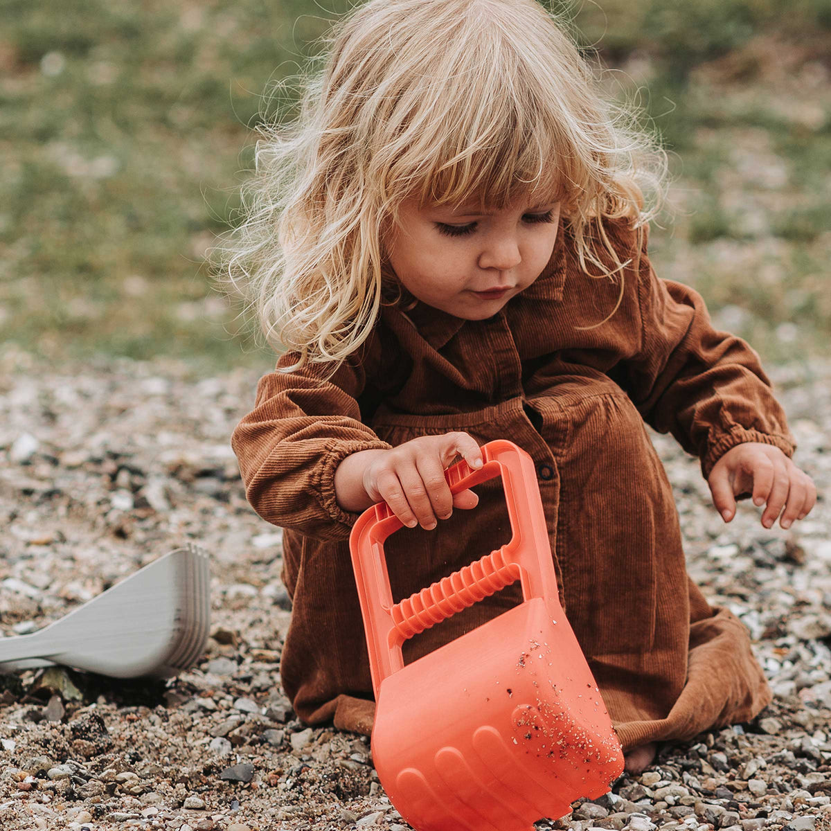 Dantoy - Classic - Hand & Sand Digger  - Assorted colours - view 3