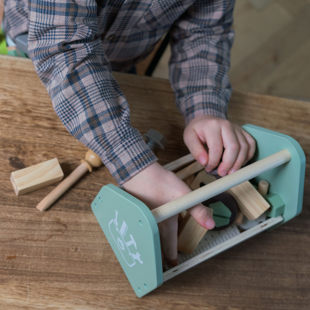 Dantoy - Playful Wood - Tool Box - 26 pcs - view 4